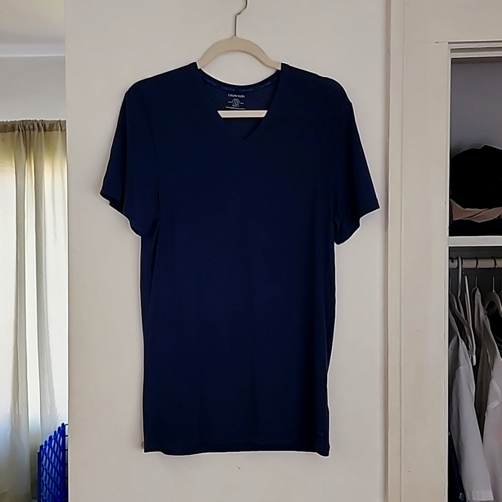 Calvin Klein Ultra-Soft. Navy Blue T-Shirt. Men Size:S